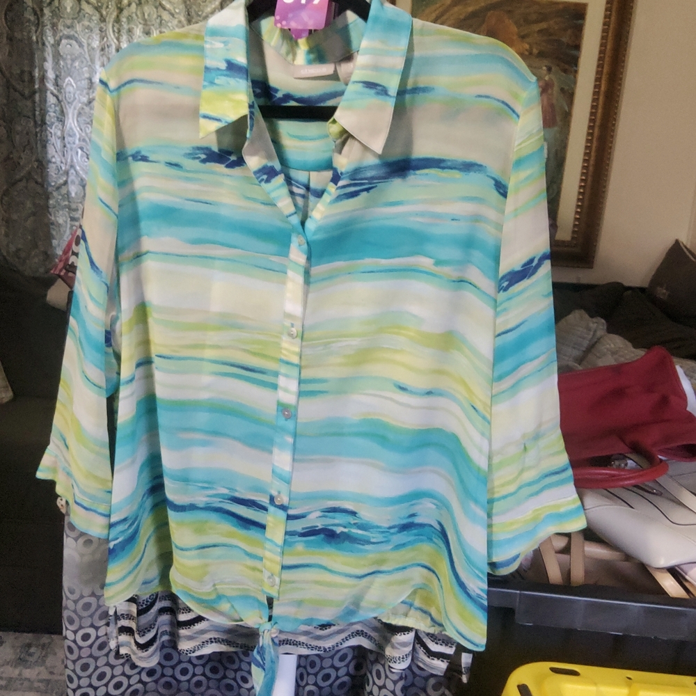 C35 - Chicos TEal, Green Blue White Blouse - B 26, L26 (size 3)